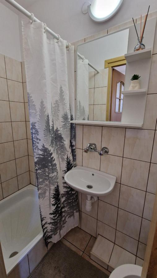 Łazienka z prysznicem